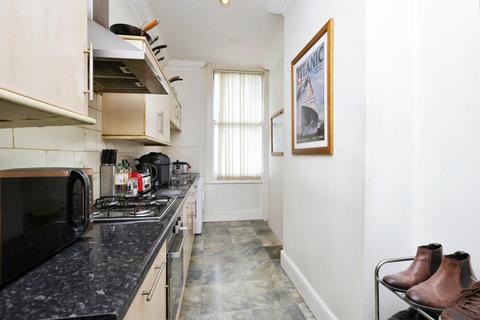 1 bedroom flat for sale, Queens Gardens, Eastbourne