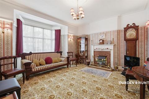 4 bedroom semi-detached house for sale, Western Road, Leigh-On-Sea SS9
