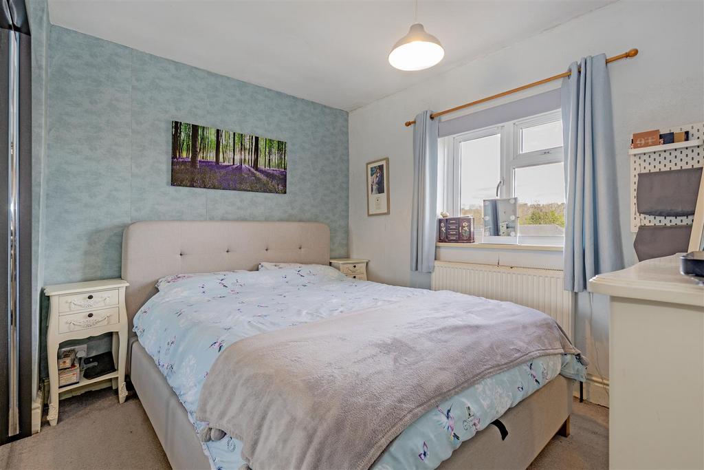 Bedroom 1-1.jpg