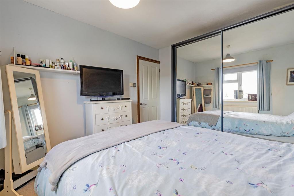 Bedroom 1-2.jpg