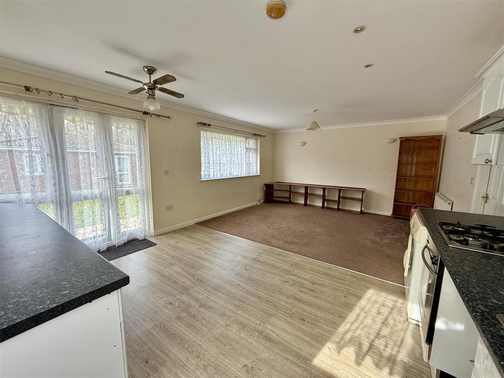 Living Area: