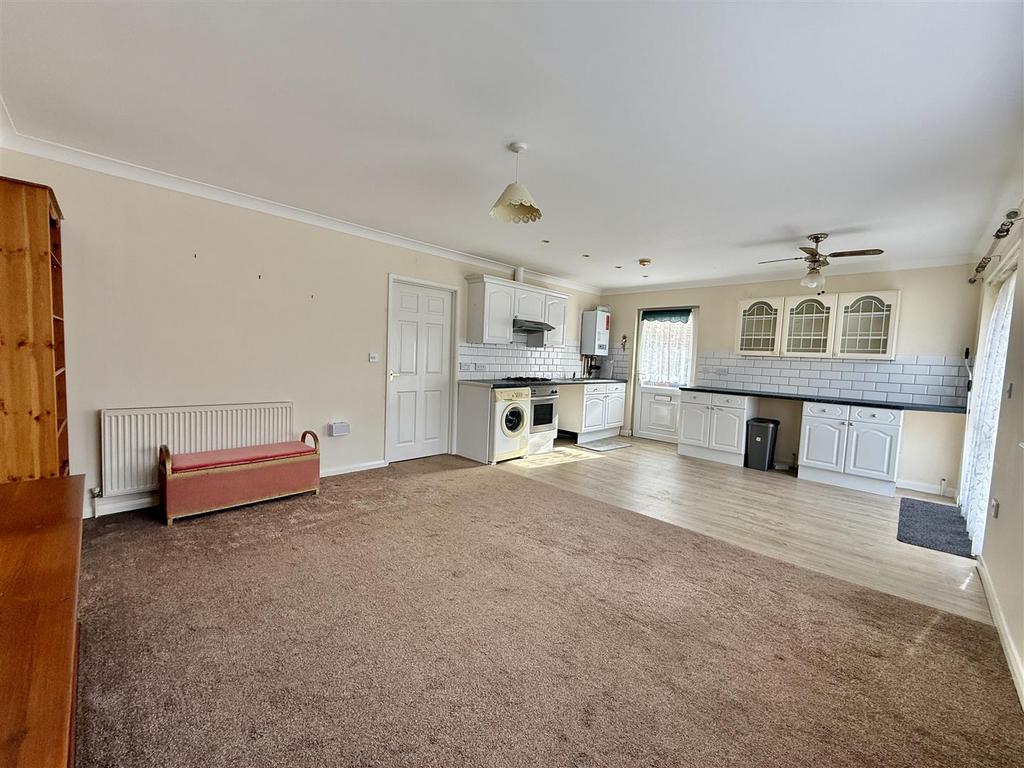 Living Area: