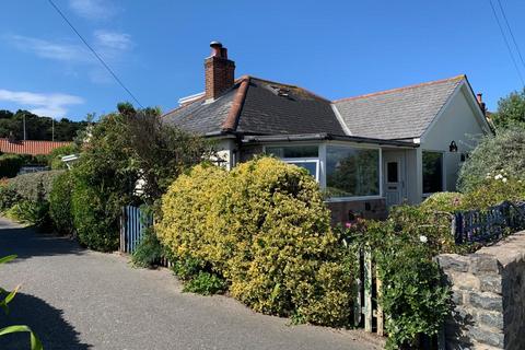 4 bedroom detached bungalow for sale, 8 Le Banquage, Alderney