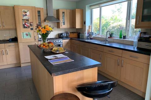 4 bedroom detached bungalow for sale, 8 Le Banquage, Alderney