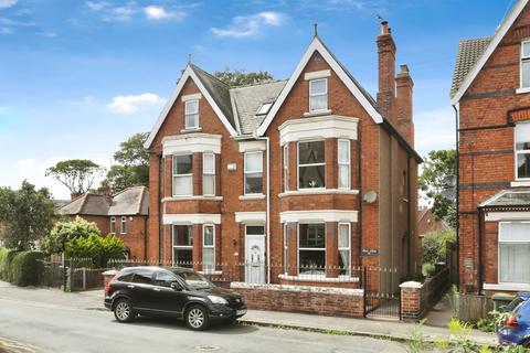 4 bedroom townhouse for sale, Holly Road, Retford