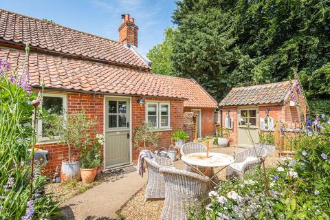 2 bedroom cottage for sale, Chain Free in Ingworth