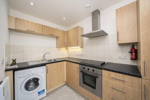 1 bedroom flat to rent, Phoenix Way, London SW18