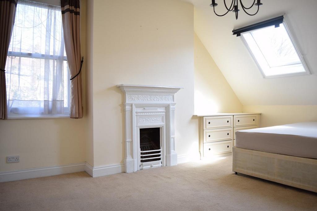 Bedroom 1.jpg
