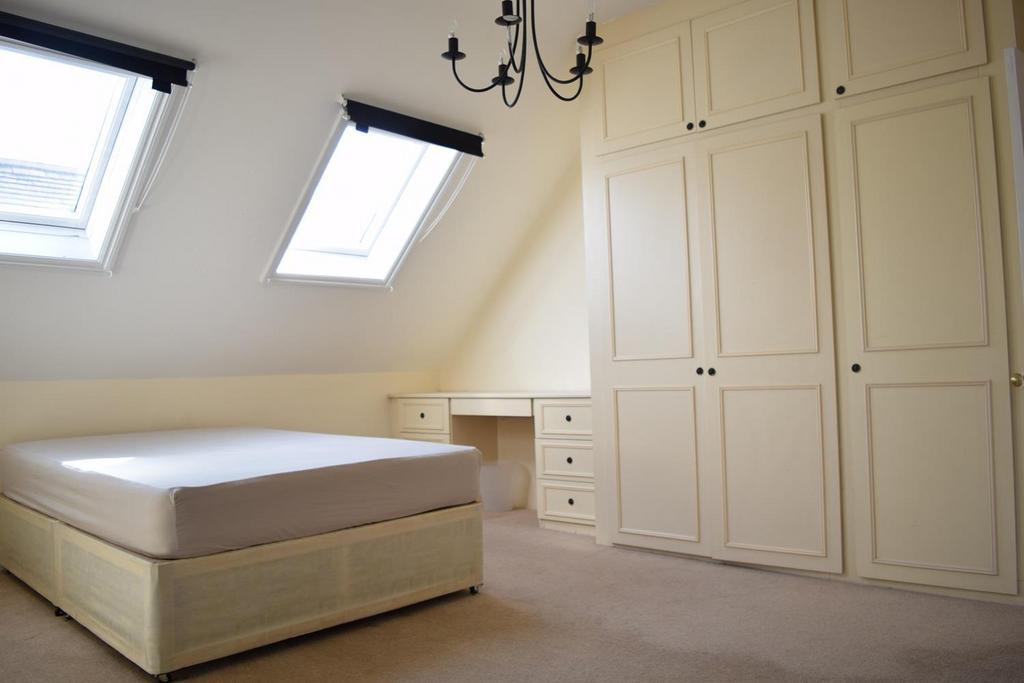 Bedroom 1b.jpg