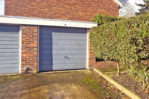 undefined, Ashburnham Road, Richmond, TW10