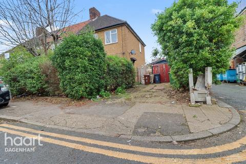 3 bedroom terraced house for sale, Winmill Road, Essex