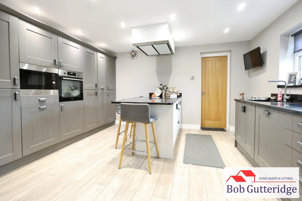 Fitted kitchen / dining room