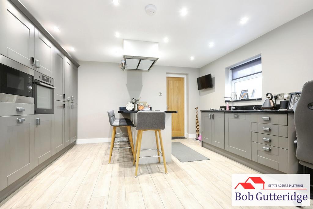 Fitted kitchen / dining room
