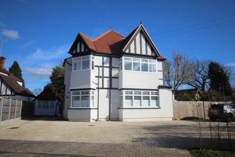 Moss Lane, Pinner Village, HA5