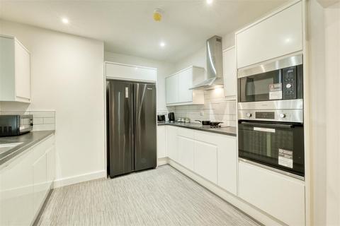 1 bedroom in a house share to rent, Kingsway, Stoke-On-Trent
