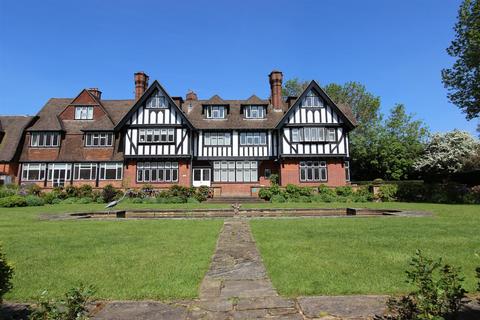 3 bedroom apartment for sale, Holly Hill Drive, Banstead
