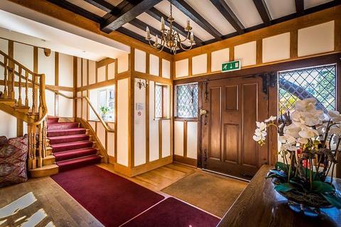 3 bedroom apartment for sale, Holly Hill Drive, Banstead