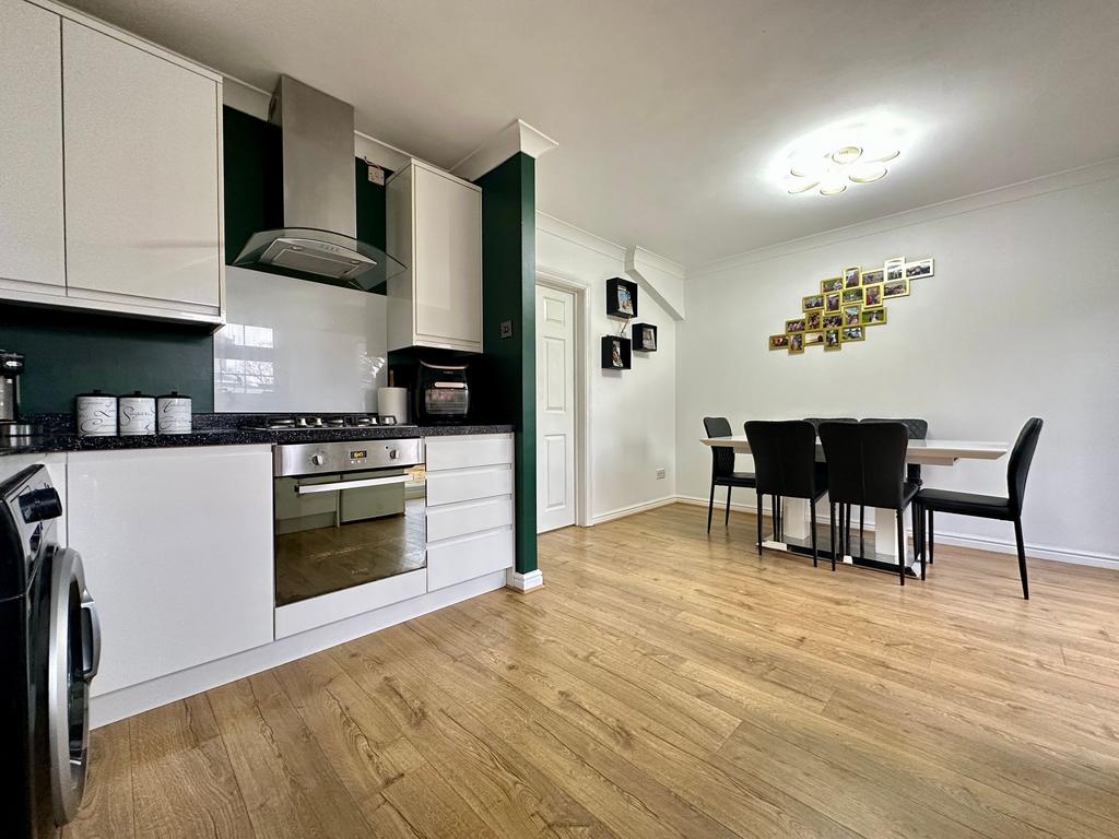 Open plan kitchen/diner