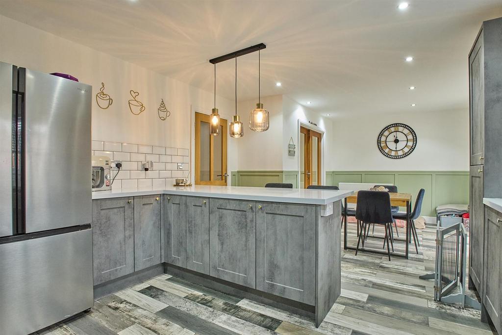 Dining/Kitchen Room