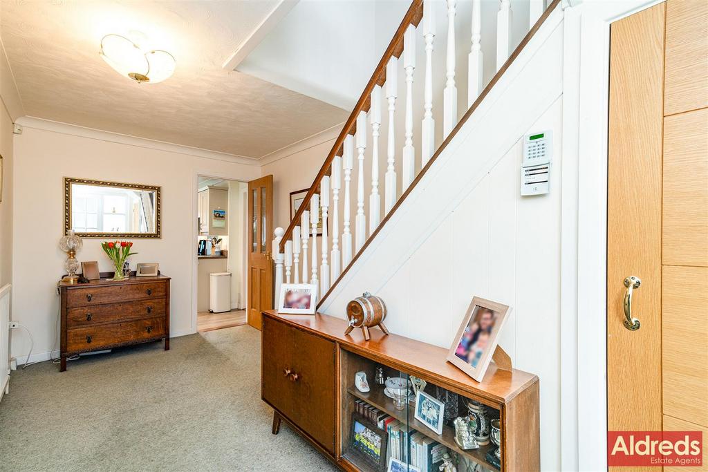 2 Squires Walk (5).jpg