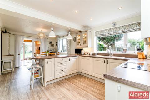 4 bedroom detached house for sale, Squires Walk, Gunton St Peters, Lowestoft, Suffolk, NR32