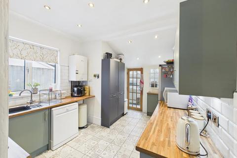 3 bedroom terraced house for sale, Queen Victoria Road, Llanelli
