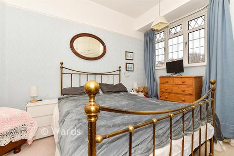 4 bedroom chalet for sale, Orchard Drive, Tonbridge, Kent