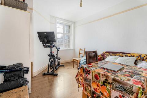 2 bedroom flat for sale, Vivian Avenue, London