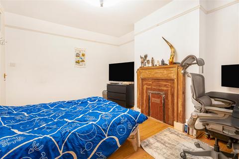 2 bedroom flat for sale, Vivian Avenue, London