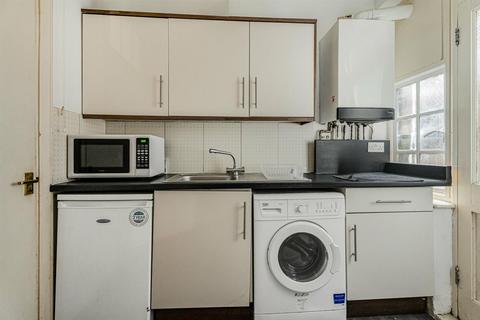 2 bedroom flat for sale, Vivian Avenue, London
