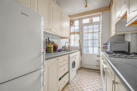 2 bedroom flat for sale, Vivian Avenue, London