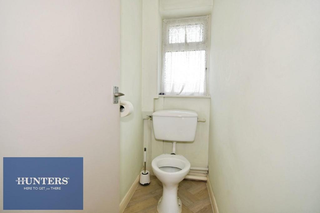 BATHROOM WC.jpg