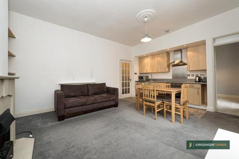 2 bedroom flat to rent, Godolphin Road, Shepherd's Bush