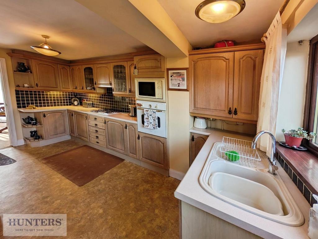 Breakfasting Kitchen