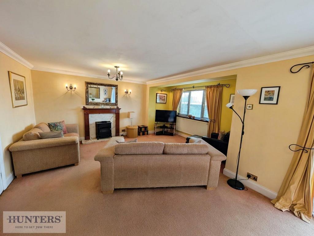 Lounge / Dining Room