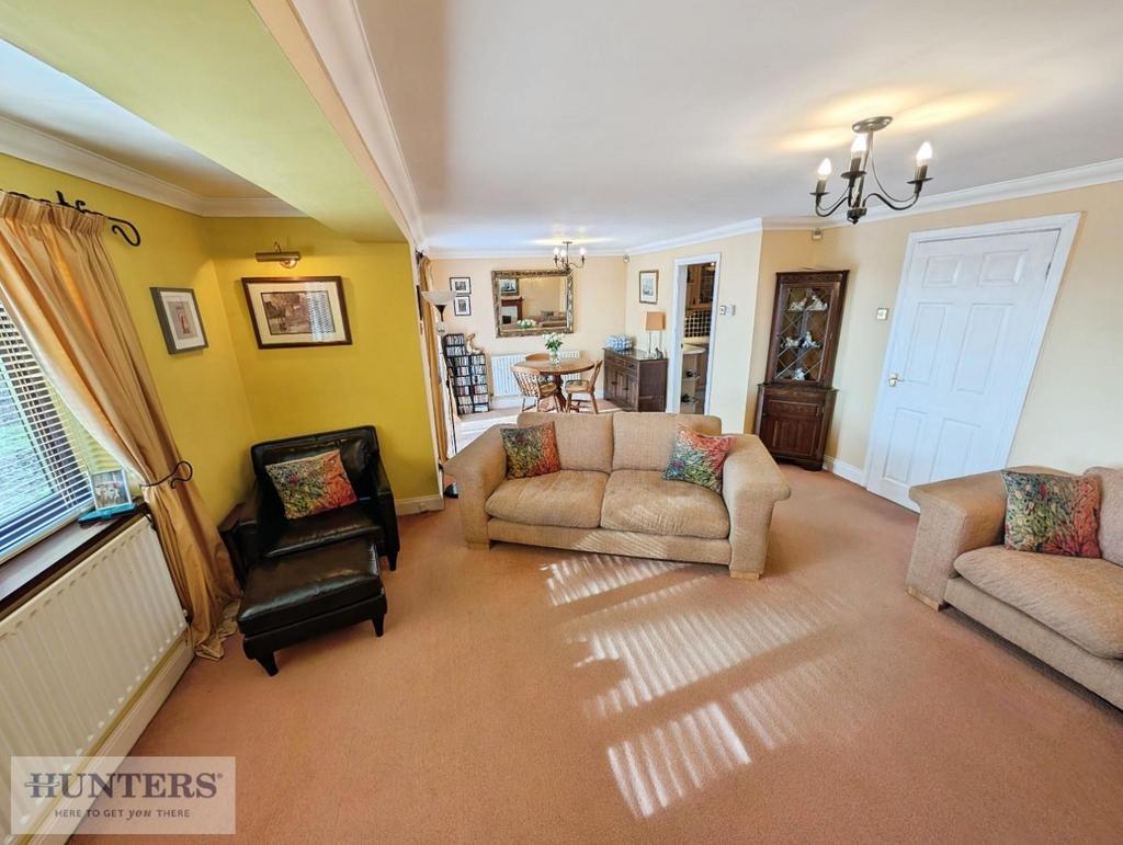 Lounge / Dining Room