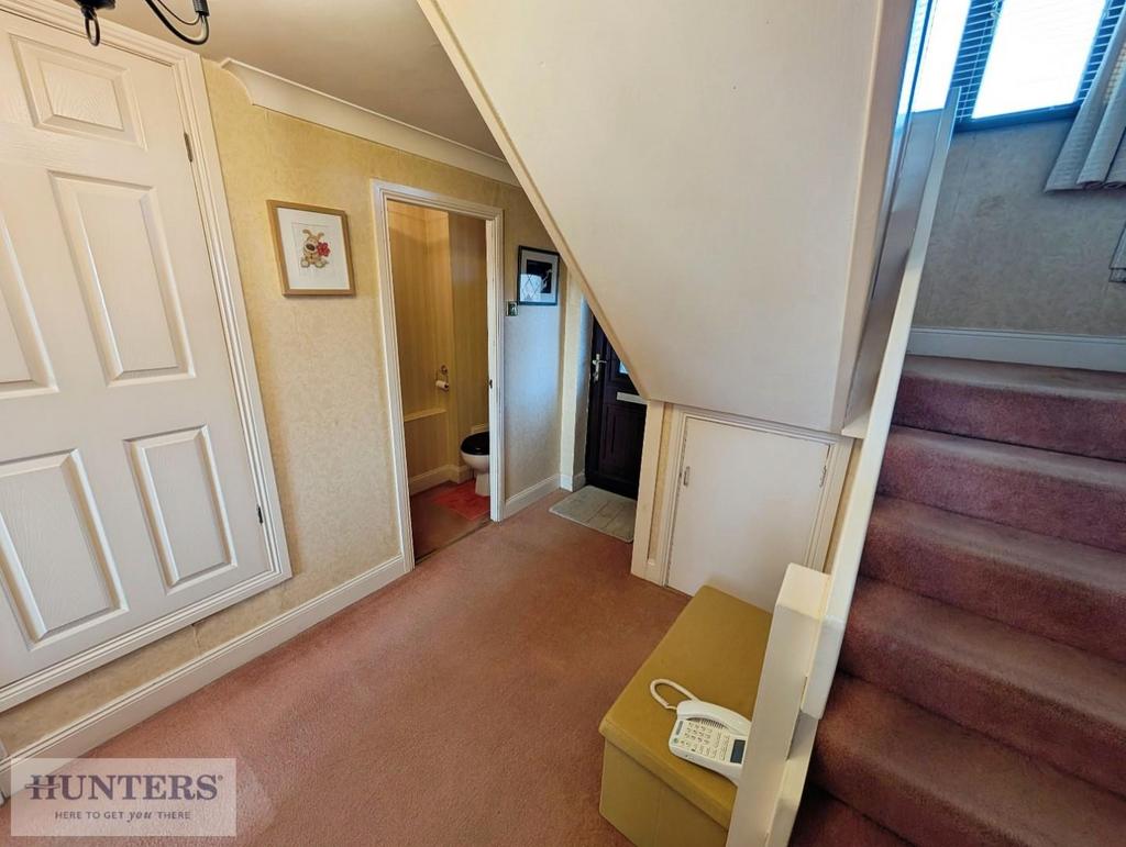 Ground Floor W/c