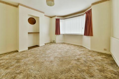 3 bedroom semi-detached house for sale, Strathmore Avenue, Hitchin