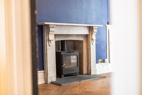 5 bedroom semi-detached house for sale, Queen Victoria Road, Llanelli