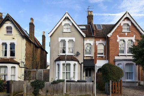 Hopton Road, London SW16