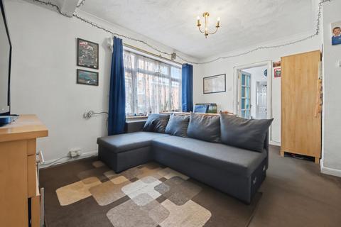 2 bedroom flat for sale, 503 Bitterne Road East, Southampton SO18