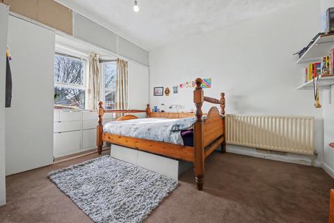 2 bedroom flat for sale, 503 Bitterne Road East, Southampton SO18