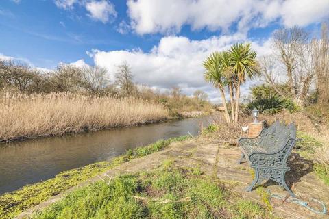 undefined, Frays Avenue, West Drayton UB7