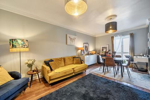 2 bedroom flat for sale, Clarence Mews, Rotherhithe, London, SE16