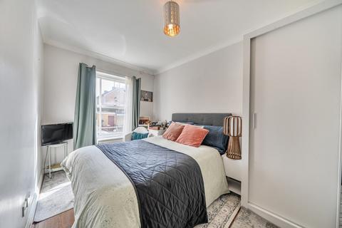 2 bedroom flat for sale, Clarence Mews, Rotherhithe, London, SE16