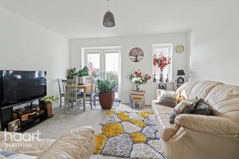 2 bedroom end of terrace house for sale, Haygreen Crescent, Swanscombe