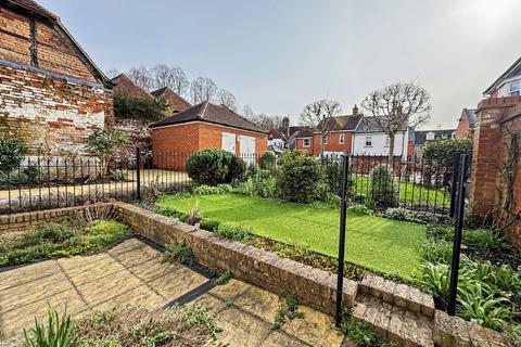 2 bedroom flat for sale, Salisbury City Centre