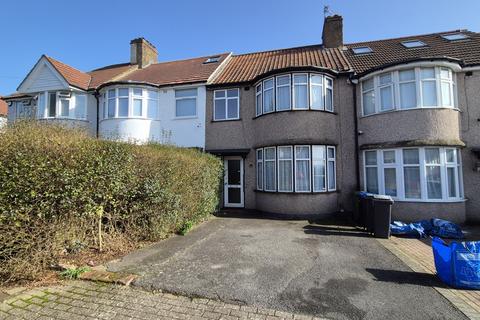 Summit Avenue, Kingsbury