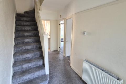 3 bedroom terraced house for sale, Summit Avenue, Kingsbury