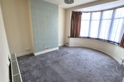 3 bedroom terraced house for sale, Summit Avenue, Kingsbury
